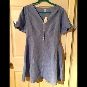 GAP NWT’s size 14p button down dress that FLATTERS